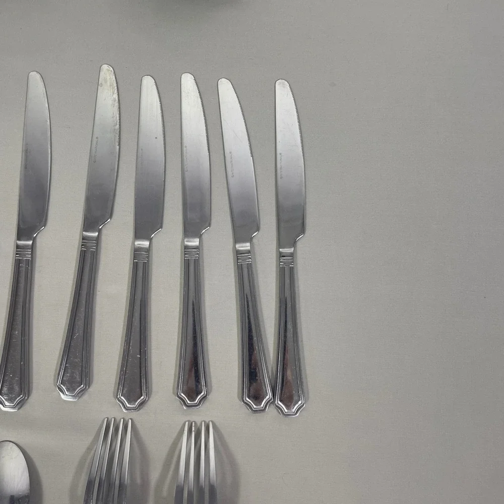International Silver Carleigh 11 piece Stainless Steel Flatware & Pie‎ Server